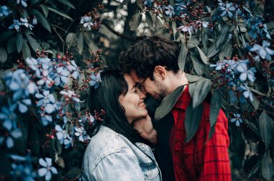 Si Estás Pensando en un Amarre de Amor… Preguntas Clave que Deberías Hacerte (Antes de Actuar)